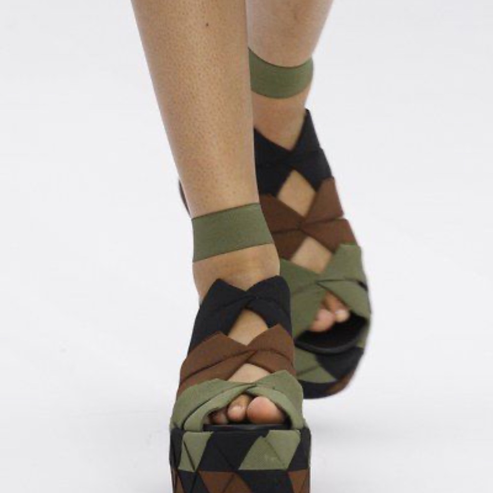 Authentic SALVATORE FERRAGAMO Colorblock Pattern Slingback Sandals Green/Brown - Picture 3 of 13